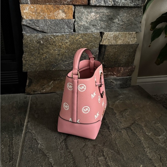 Michael Kors Mercer Small Logo Embossed Leather Bucket Bag - Picture 3 of 11